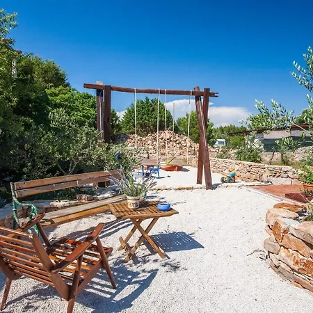Apartment Family Friendly Apartments With A Swimming Pool Cove Osibova, Brac - 2172 Milna (Brac)