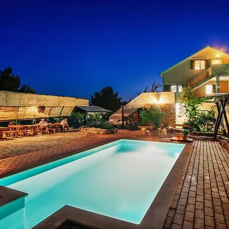 Family Friendly Apartments With A Swimming Pool Cove Osibova, Brac - 2172 * Milna (Brac)