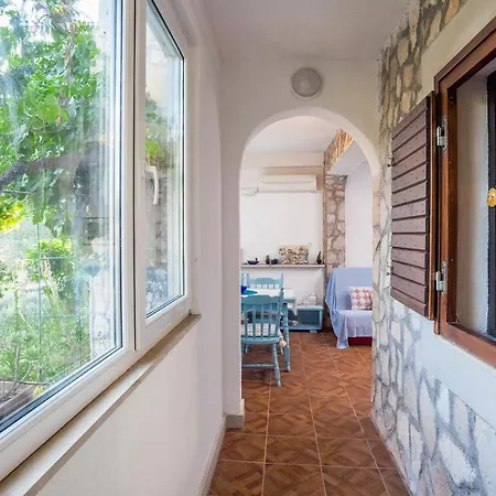Family Friendly Apartments With A Swimming Pool Cove Osibova, Brac - 2172