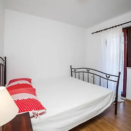 Family Friendly Apartments With A Swimming Pool Cove Osibova, Brac - 2172 Apartment *