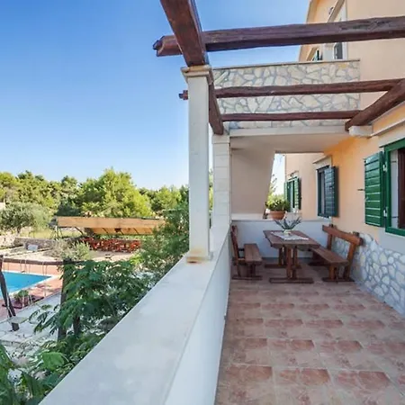 Apartment Family Friendly Apartments With A Swimming Pool Cove Osibova, Brac - 2172 Milna (Brac)