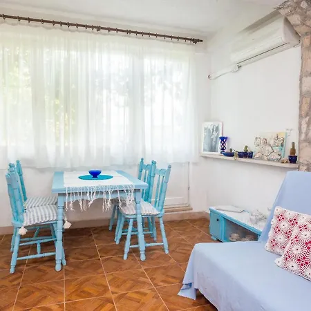 Apartment Family Friendly Apartments With A Swimming Pool Cove Osibova, Brac - 2172