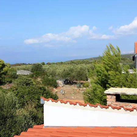 Family Friendly Apartments With A Swimming Pool Cove Osibova, Brac - 2172
