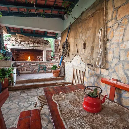Family Friendly With A Swimming Pool Cove Osibova, Brac - 2172 Apartament Milna (Brac)